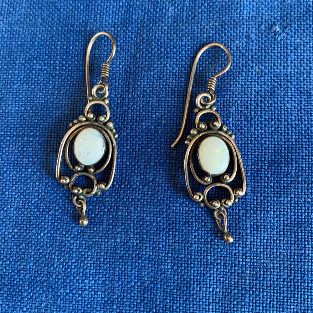 Vintage 80s Silver Dangling Opal Earrings